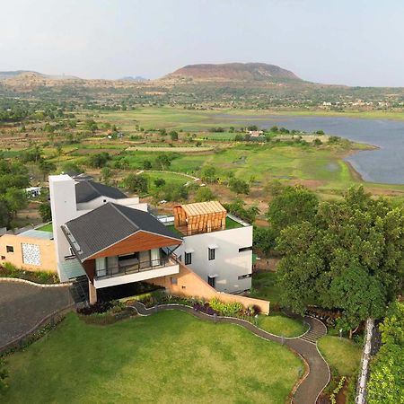 Pearl Lakeview Mansion By Stayvista - Lakeside Villa With Infinity Pool, Jacuzzi, In-House Theatre & Games Room Igatpuri Exterior photo