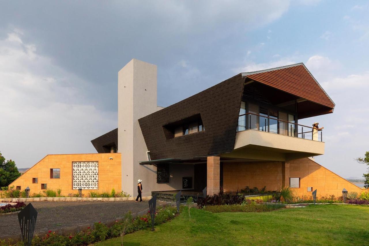 Pearl Lakeview Mansion By Stayvista - Lakeside Villa With Infinity Pool, Jacuzzi, In-House Theatre & Games Room Igatpuri Exterior photo