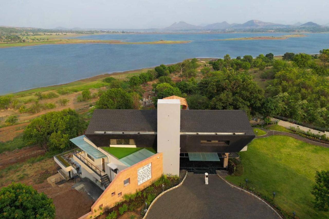 Pearl Lakeview Mansion By Stayvista - Lakeside Villa With Infinity Pool, Jacuzzi, In-House Theatre & Games Room Igatpuri Exterior photo