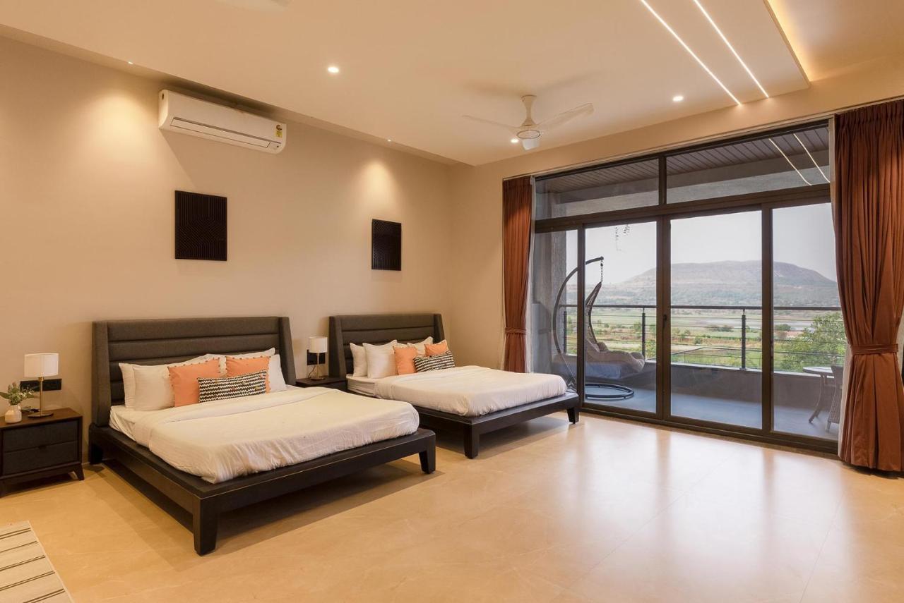 Pearl Lakeview Mansion By Stayvista - Lakeside Villa With Infinity Pool, Jacuzzi, In-House Theatre & Games Room Igatpuri Exterior photo