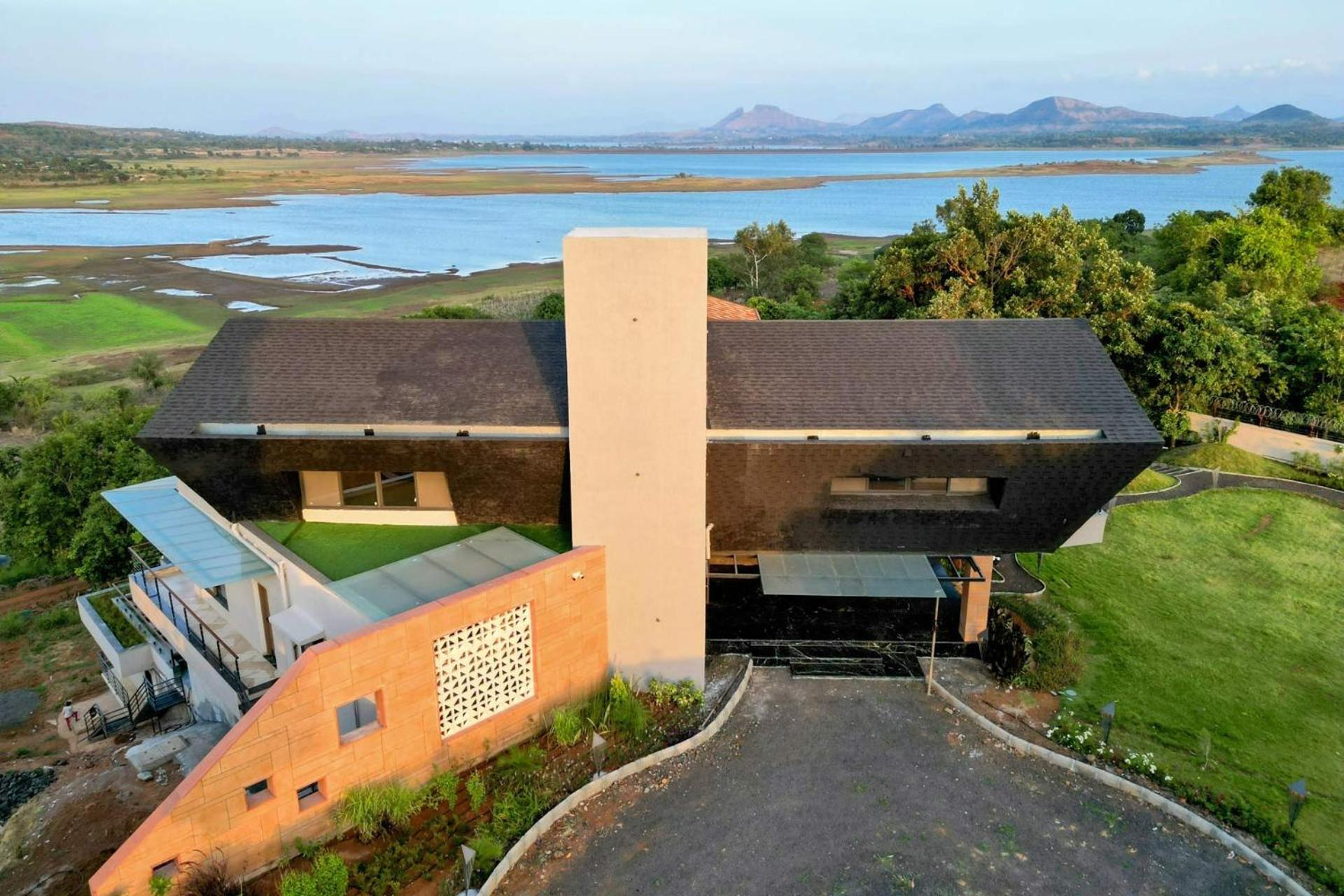 Pearl Lakeview Mansion By Stayvista - Lakeside Villa With Infinity Pool, Jacuzzi, In-House Theatre & Games Room Igatpuri Exterior photo