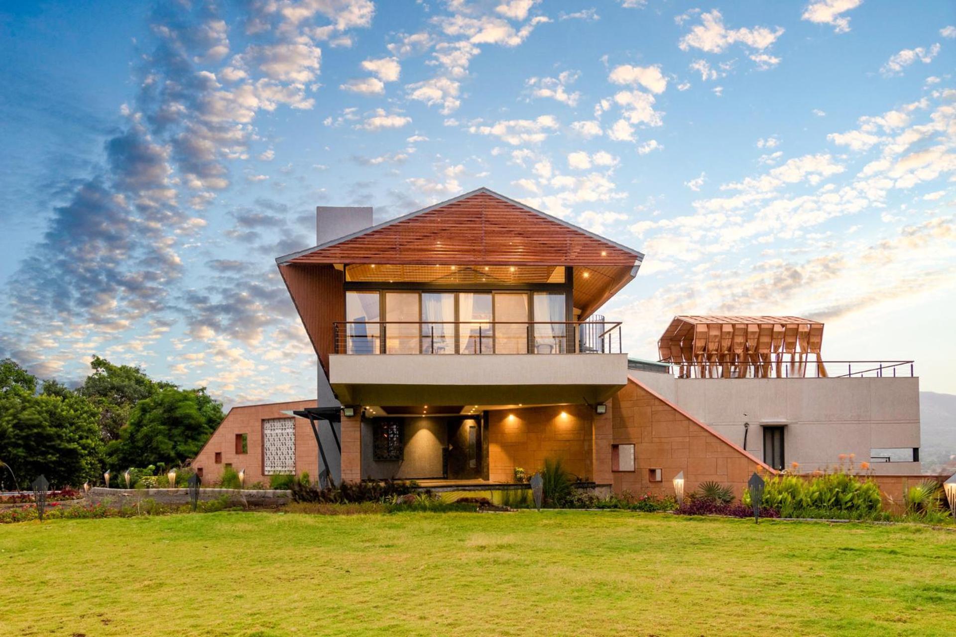 Pearl Lakeview Mansion By Stayvista - Lakeside Villa With Infinity Pool, Jacuzzi, In-House Theatre & Games Room Igatpuri Exterior photo