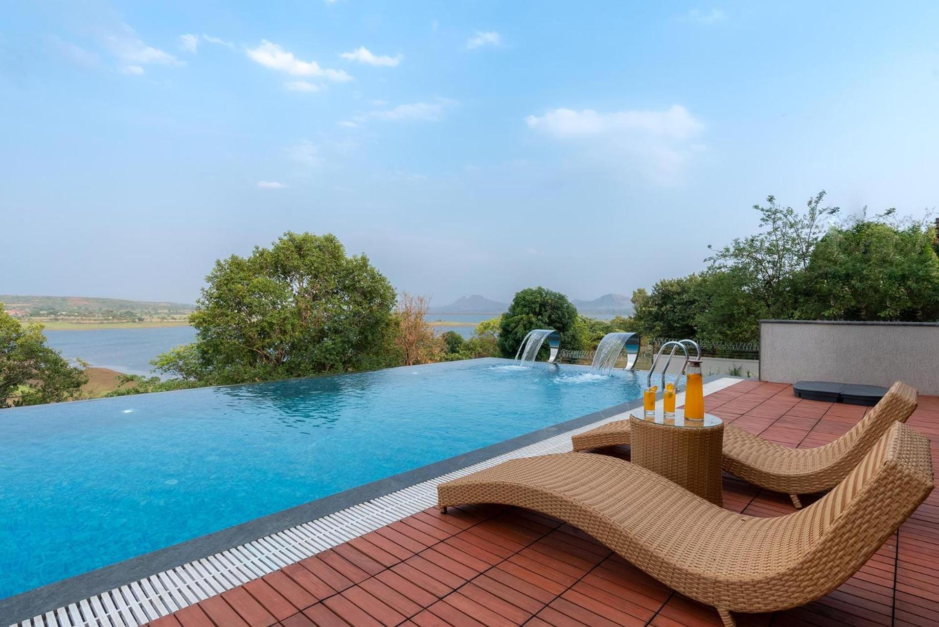 Pearl Lakeview Mansion By Stayvista - Lakeside Villa With Infinity Pool, Jacuzzi, In-House Theatre & Games Room Igatpuri Exterior photo