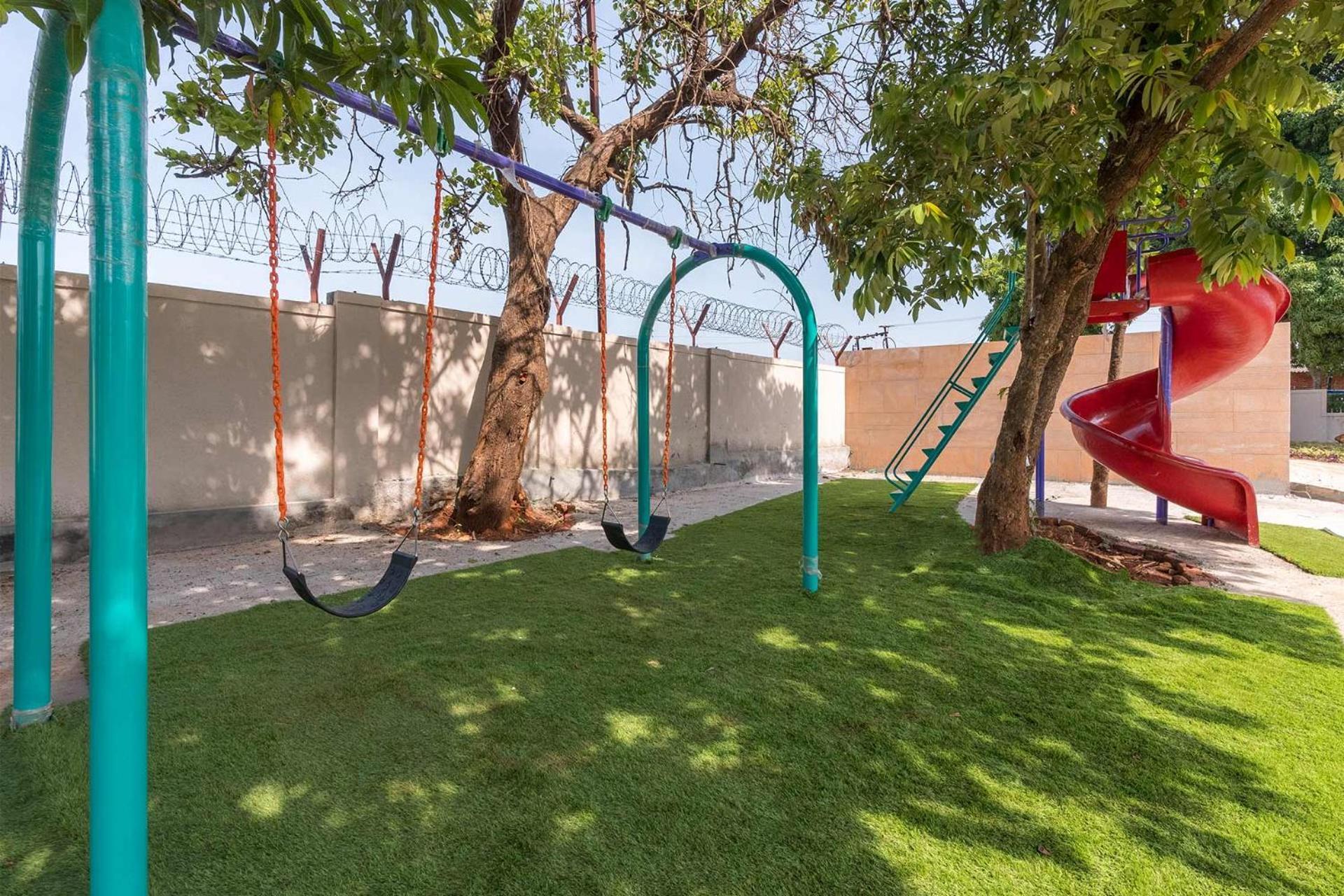Pearl Lakeview Mansion By Stayvista - Lakeside Villa With Infinity Pool, Jacuzzi, In-House Theatre & Games Room Igatpuri Exterior photo